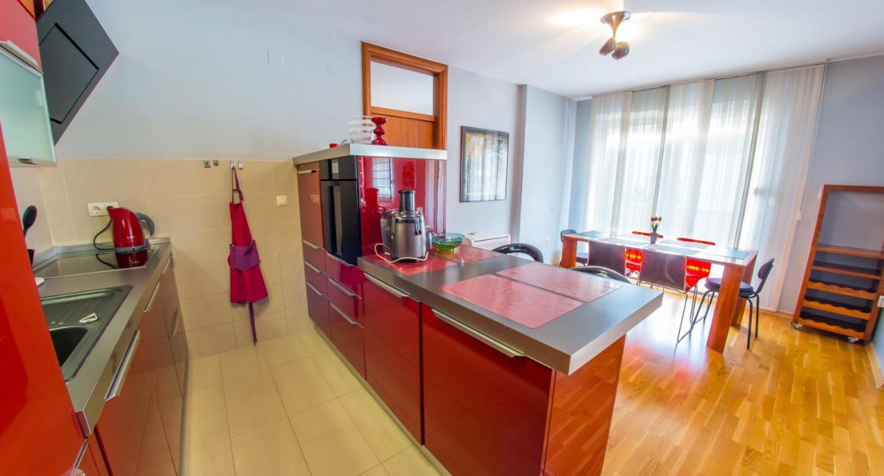 Apartment R Luxor With Parking Garage โมสตาร์ ภายนอก รูปภาพ